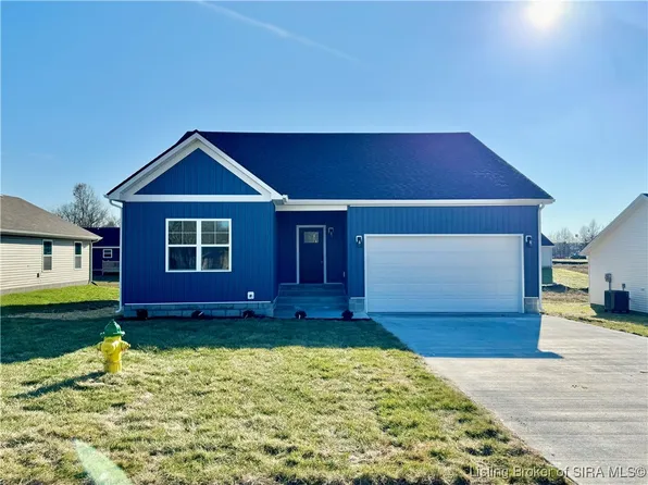 1225 Ironwood Pass Avenue, Scottsburg, IN 47170