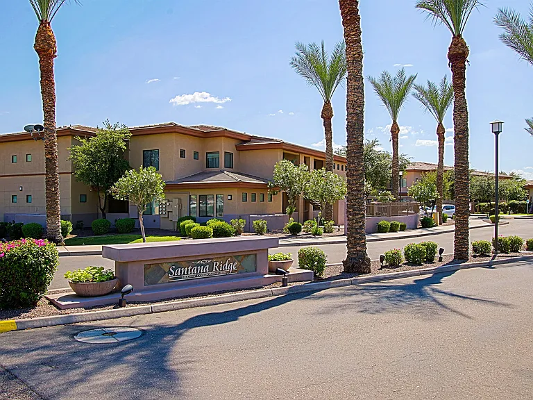 Santana Ridge Luxury Apartments — Photo 14