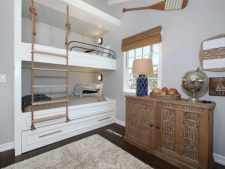 554 Hazel Dr — Photo 14