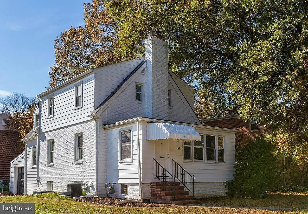 4621 Harvard Rd — Photo 1