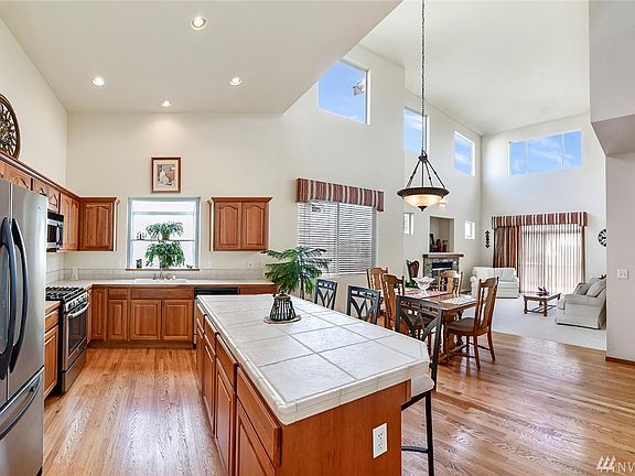 4th image of 18345 Mount Townsend Dr NE