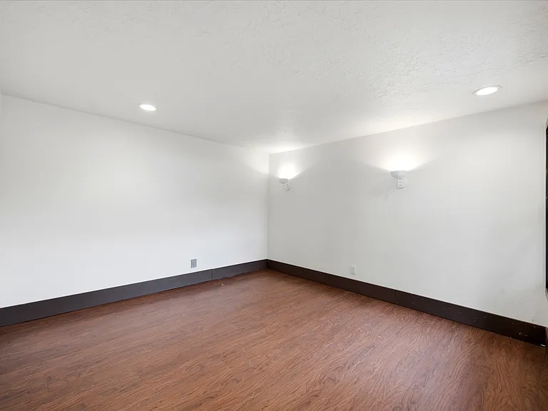 1670 Bellevue St SE — Photo 23
