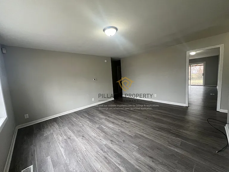 8523 E 42nd St — Photo 7