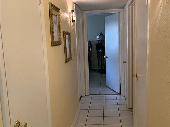 4th image of 2835 Winkler Ave APT 208