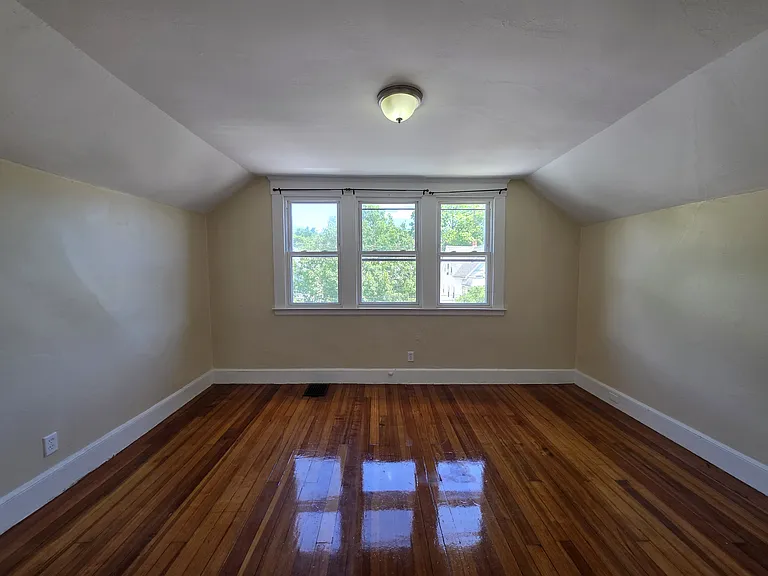 116 Sheffield Ave #C — Photo 3