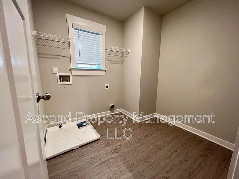8592 Kensley Ln — Photo 25