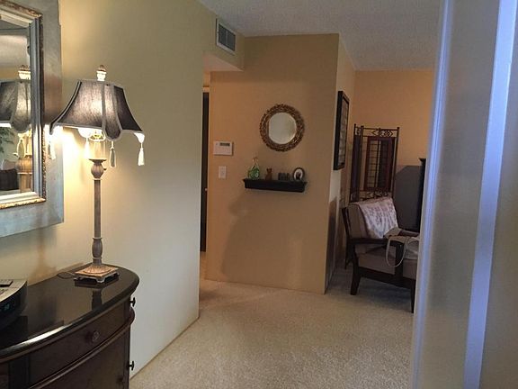 5700 402 front entry