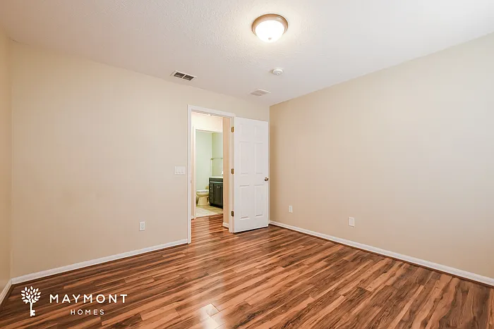 909 Lake Lindley Dr N — Photo 9