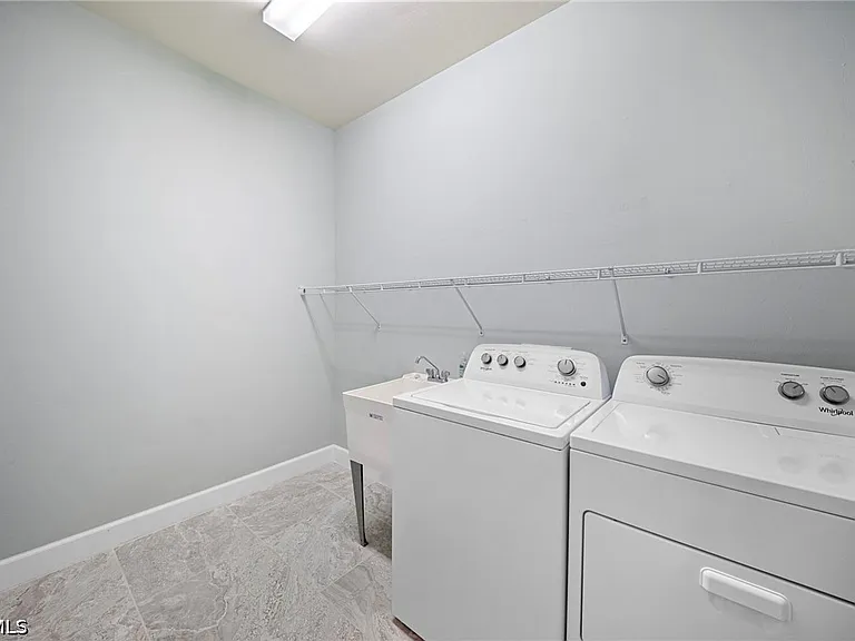 3685 E Hampton Cir — Photo 9