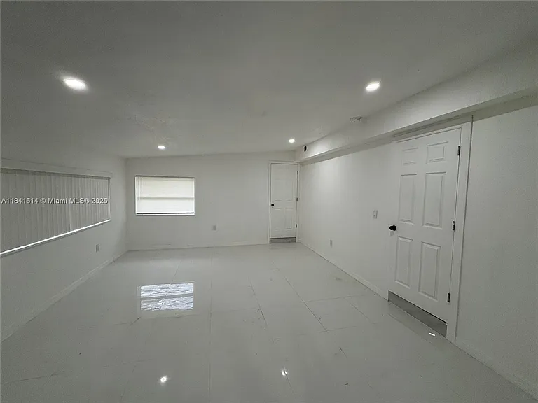 13485 NE Jacksonville Rd — Photo 6