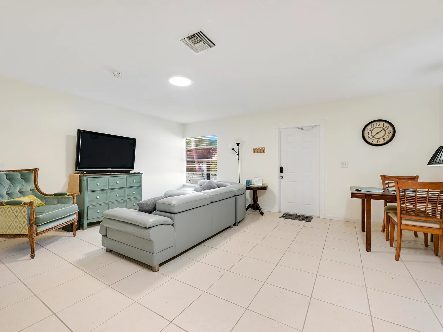 2 bed, 2.0 bath, 900 sqft, $2,950 — Photo 3