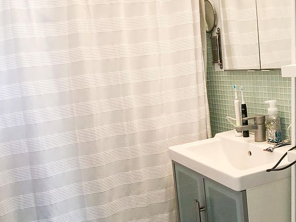 5th image of 3950 N Lake Shore Dr APT 2216