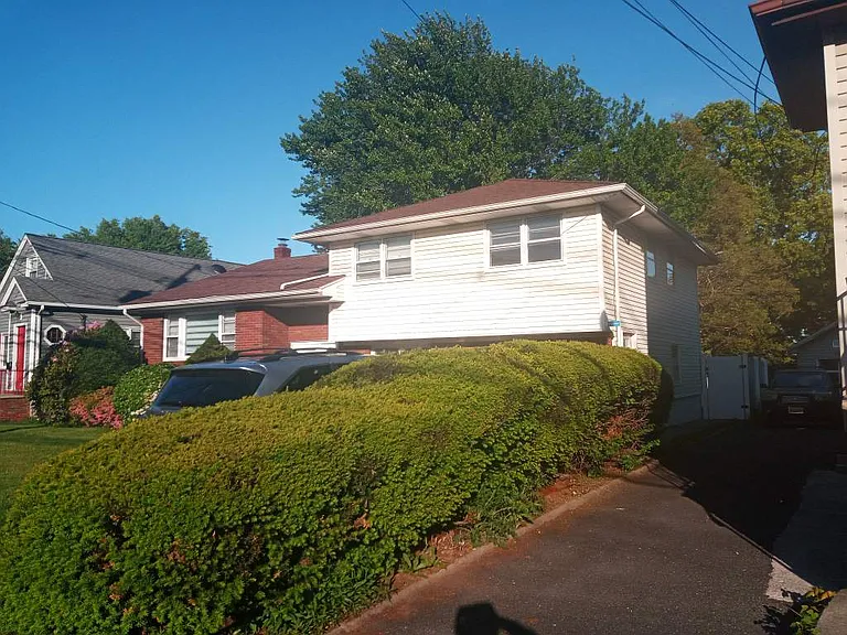 345 Raritan Rd — Photo 2