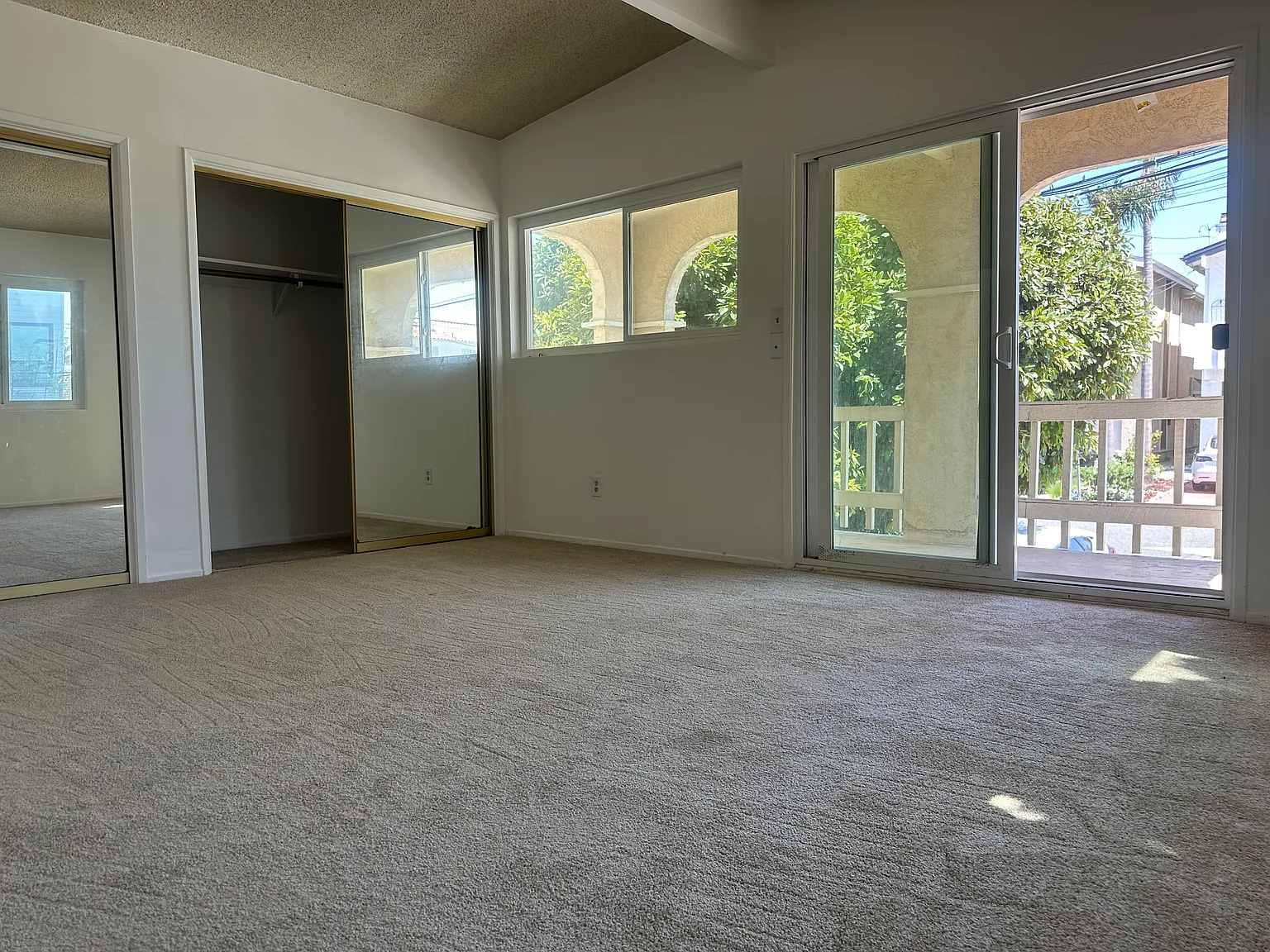 1642 Carlson Lane — Photo 4