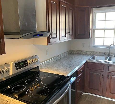 4th image of 1318 Glenway Ave