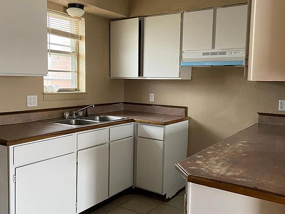 3rd image of 1413 Cliff Ct #1413