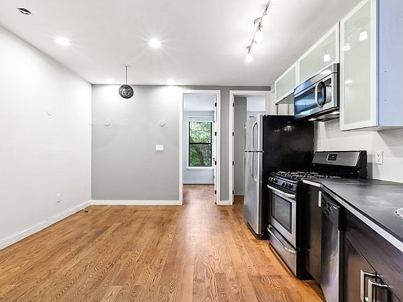 2nd image of 246 Pacific St #E5