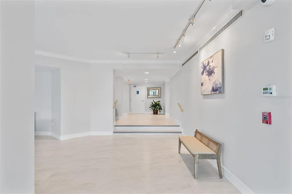 2 bed, 1.5 bath, 1080 sqft, $4,000 — Photo 4