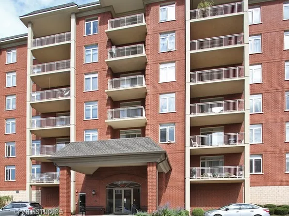 8440 Callie Ave #C-406, Morton Grove, IL 60053