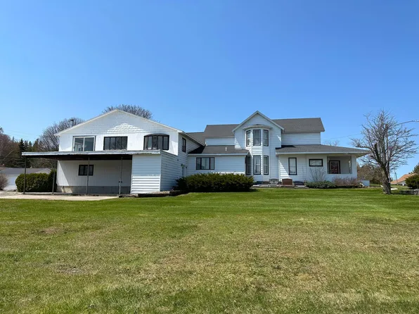 240 McCann St, Saint Ignace, MI 49781