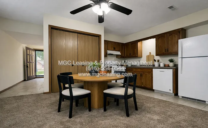 3557 NE Independence Cir — Photo 3
