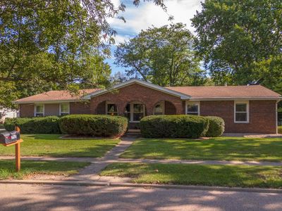 702 Broadmoor Dr, Bloomington, IL, 61704