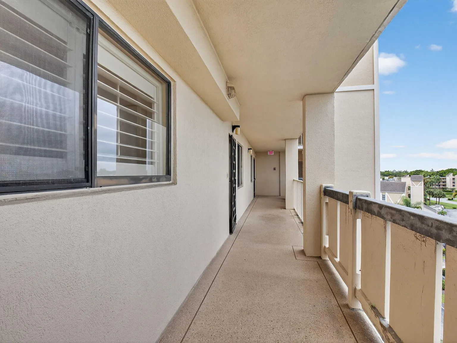 2 bed, 2.0 bath, 1230 sqft, $2,700 — Photo 2