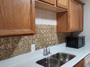 606 N 13th St, La Porte, TX 77571