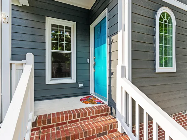 404 Cary Pines Dr, Cary, NC 27513