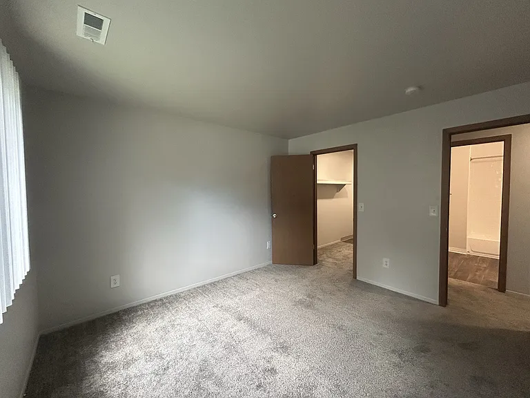 Woodland Villa Apartments — Photo 30