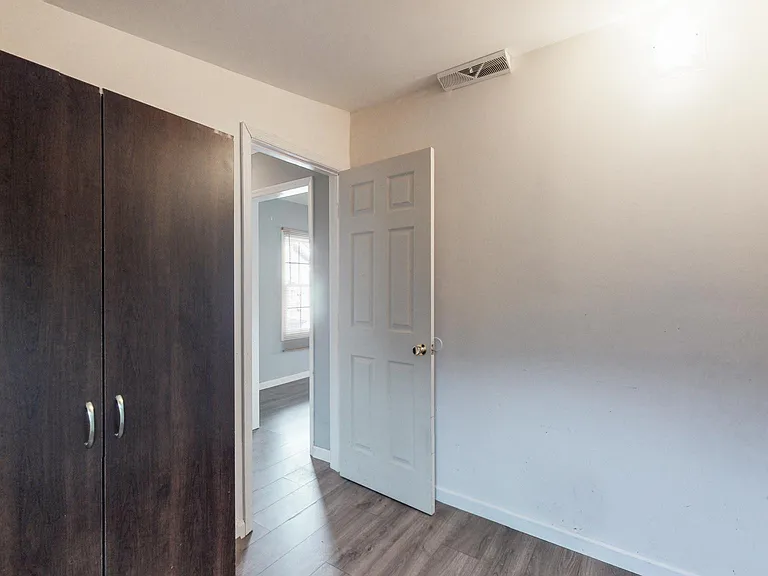 105 Woods Ave — Photo 18