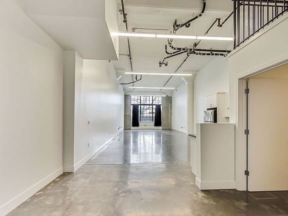 3rd image of 5701 International Blvd #15