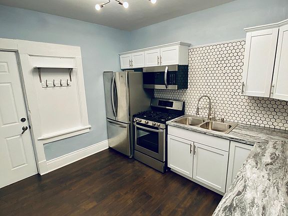 2nd image of 1621 19th Ave NE #2