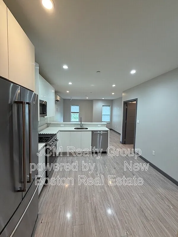 2 bed, 1.0 bath, $2,283 — Photo 1
