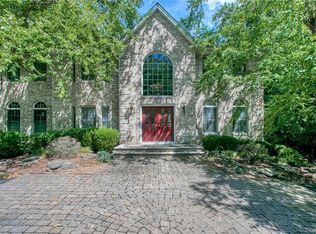 243 S Mountain Rd, New City, NY 10956