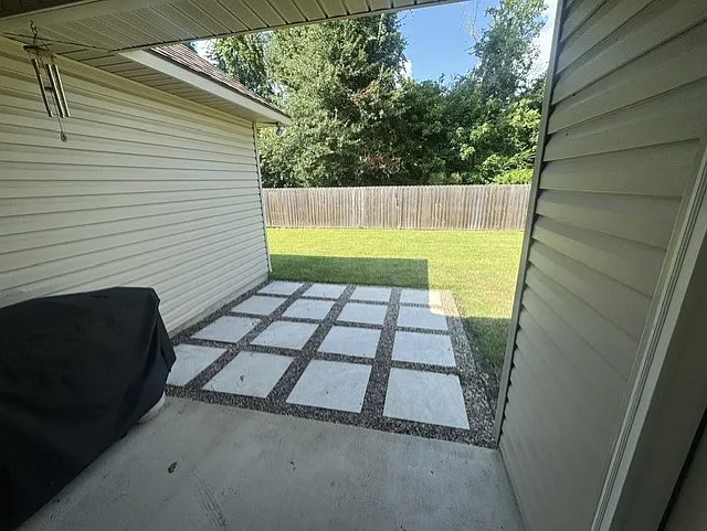 140 Lake Breeze Dr — Photo 21
