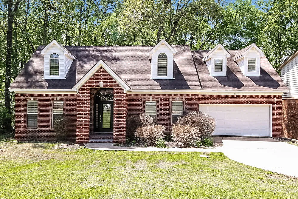 4 bed, 2.5 bath, 2534 sqft, $2,395 — Photo 1