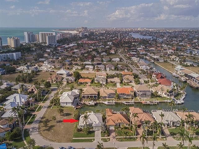 1st image of 837 Banyan Ct
