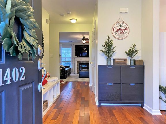 3rd image of 1402 Juniper Hills Ln
