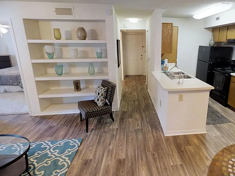 The Residence at White River Apartments — Photo 13
