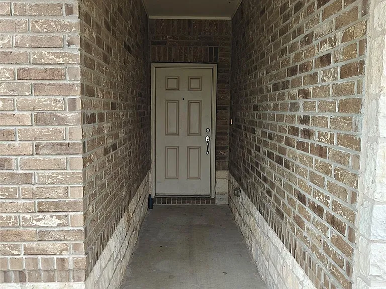 5610 Hopkins Dr — Photo 21