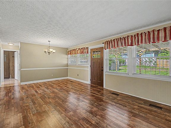 5th image of 481 Darnell Dr