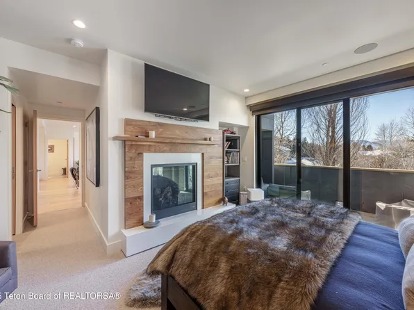 680 S Cache St #203, Jackson, WY 83001