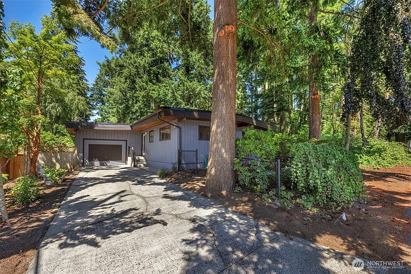 2nd image of 12521 2nd Avenue NE