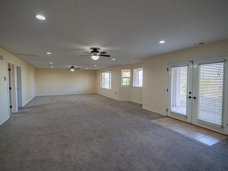 2541 W Spilsbury Ct — Photo 39