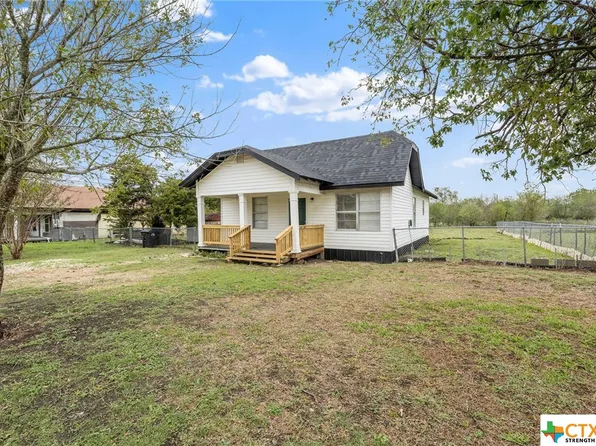 406 Gibson Ave, Rogers, TX 76569