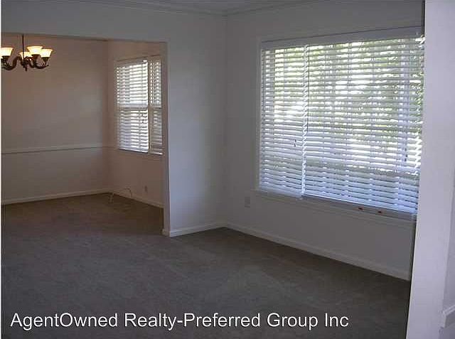 2nd image of 311 Silver Fox Ln