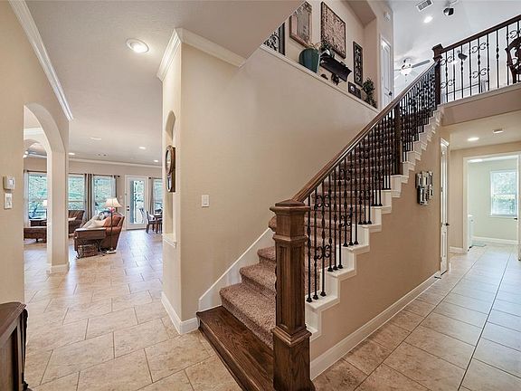 3rd image of 14 Shaded Arbor Dr
