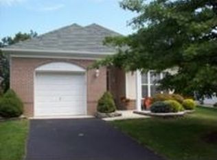 24 Autumn Rise Ln, Lakewood, NJ 08701