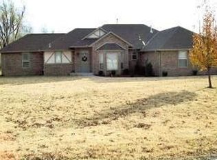 320 N Richards Ave, Midwest City, OK 73130